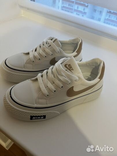 Кроссовки женские 37 размер новые