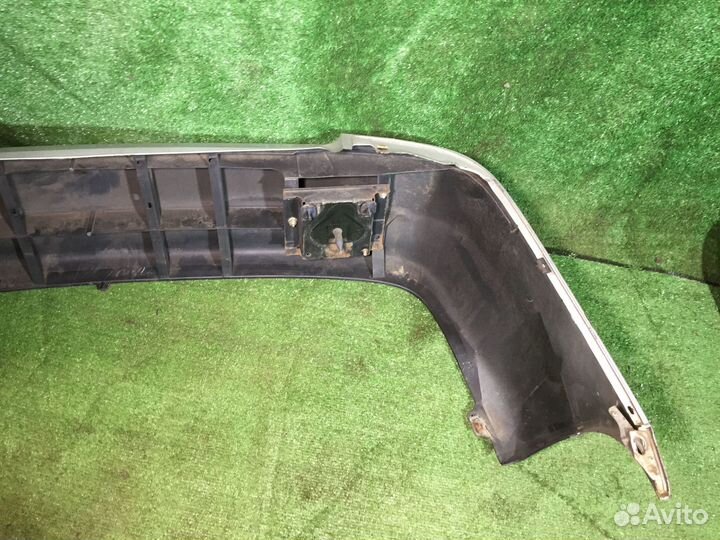 Бампер задний sedan Mazda Familia BHA Серебро с кр