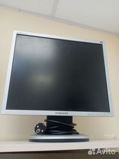 Монитор samsung SyncMaster 740N 17
