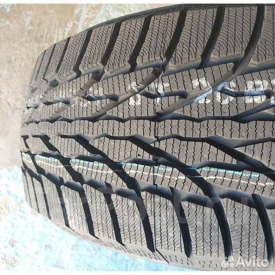 Kumho WinterCraft WS71 255/50 R19 107V