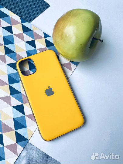 Чехол на iPhone 11