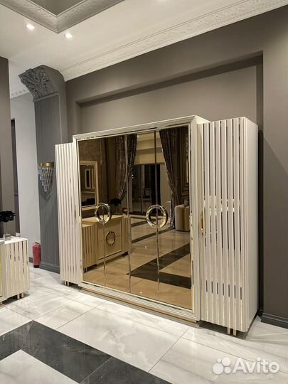 Спальный гарнитур