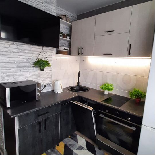 2-к. квартира, 54 м², 9/9 эт.