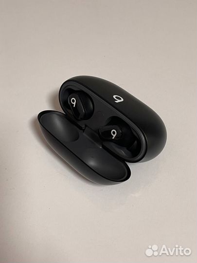 Беспроводные наушники Beats studio buds