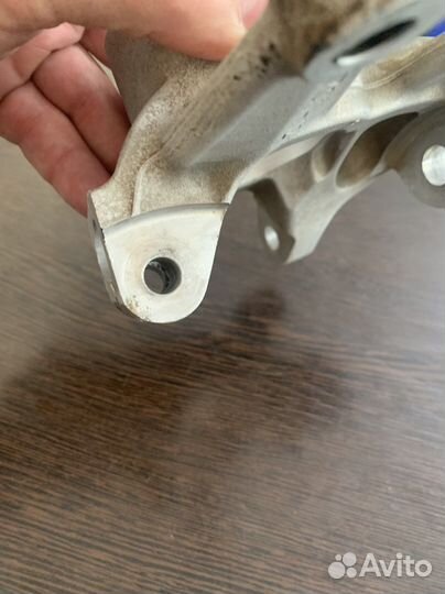 Brp can am поворотный кулак правый