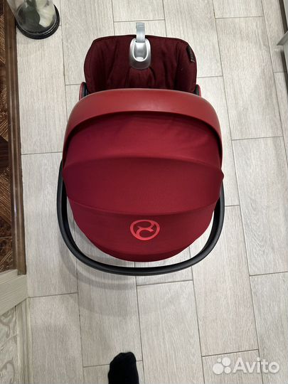 Автомобильное детское кресло cybex