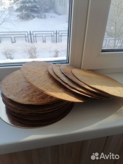 Изготовление медовых коржей а также тортов