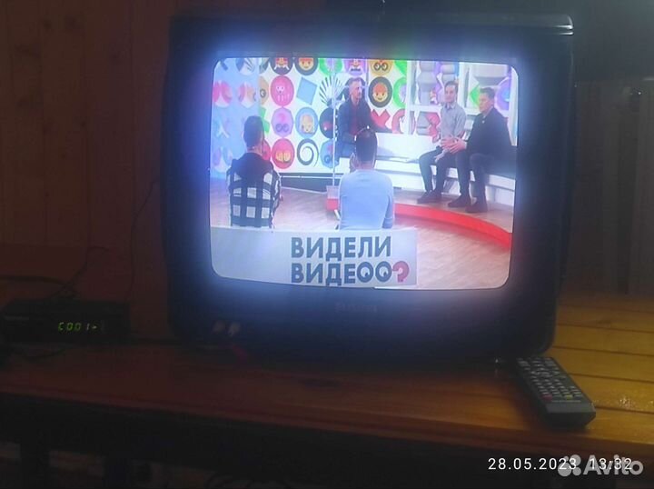 Телевизор aiwa + приставка dvb-t2 + антенна