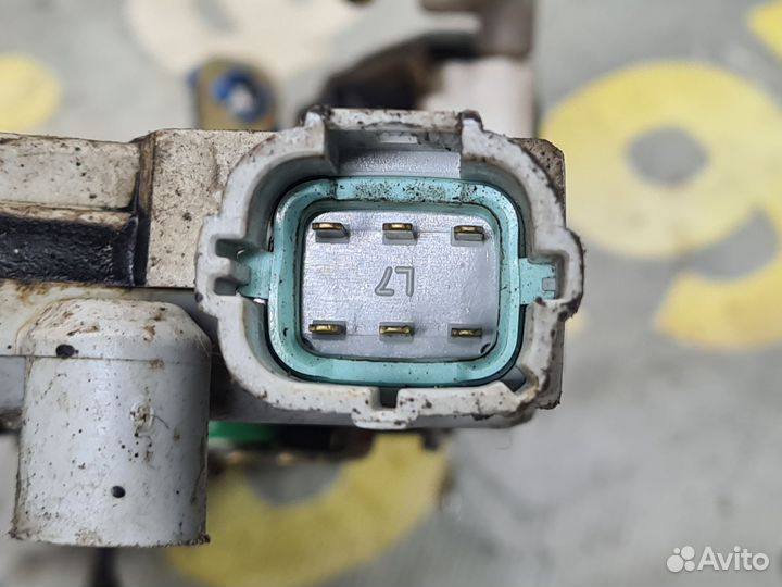 Замок двери передний левый Nissan Maxima A32