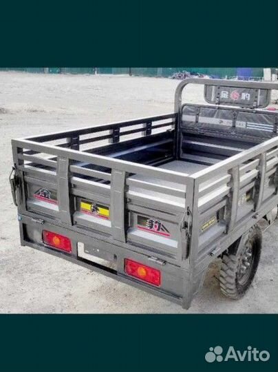 Электротрицикл самосвал