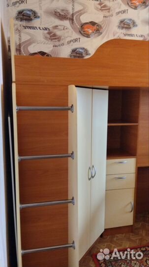 Кровать чердак со столом