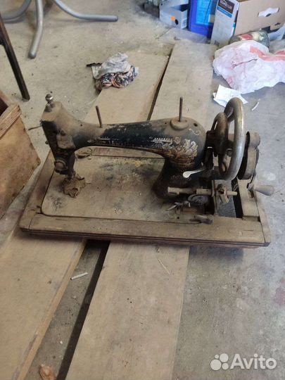 Швейная машинка Teutonia