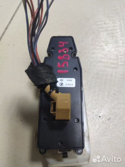 Блок управления стеклоподъемниками передний левый