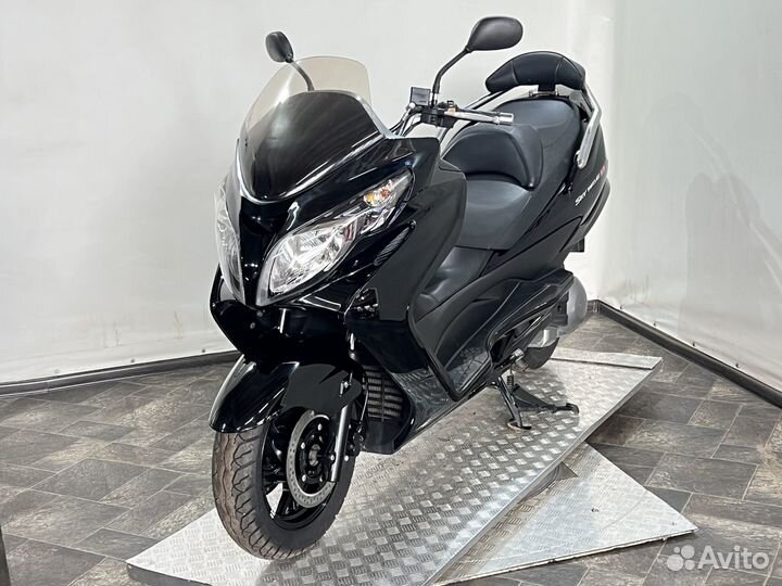 Максискутер Suzuki Burgman (SkyWave) 400