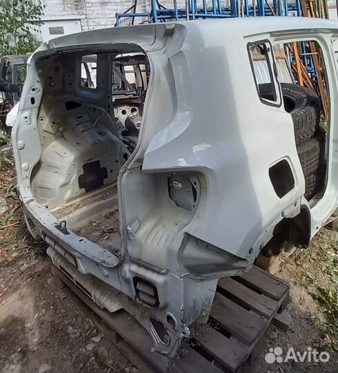 Кузов (отрез задней части) Jeep Renegade