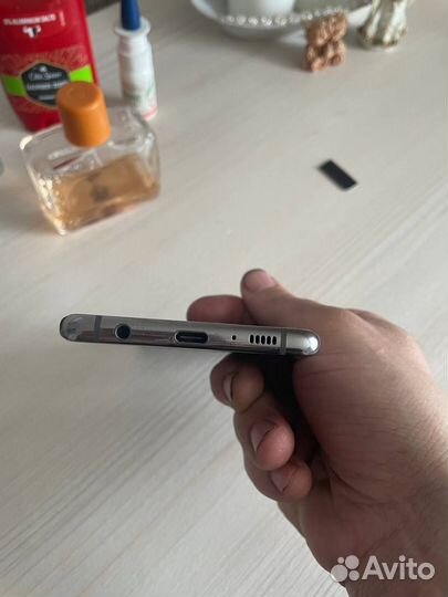 Samsung Galaxy S10+, 8/128 ГБ