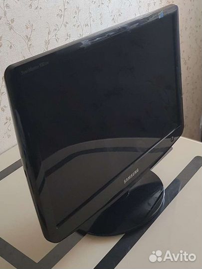 Монитор Samsung