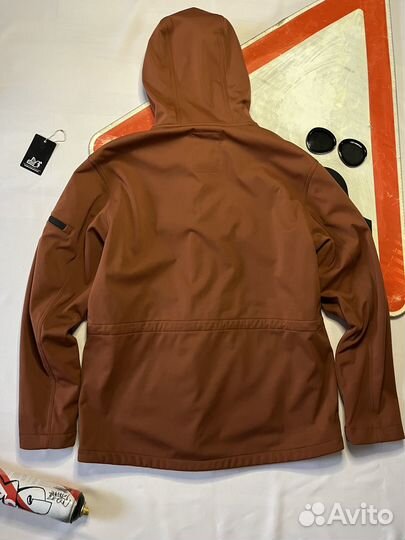 Ветровка peaceful hooligan