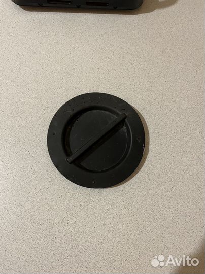 Крышка люка щитков переднего крыла