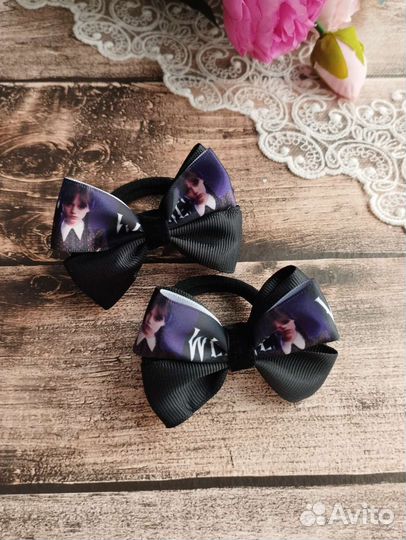 Бантики Уэнсдэй