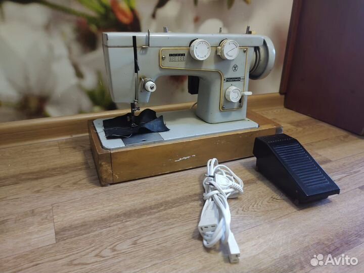 Швейная машина Подольск 142