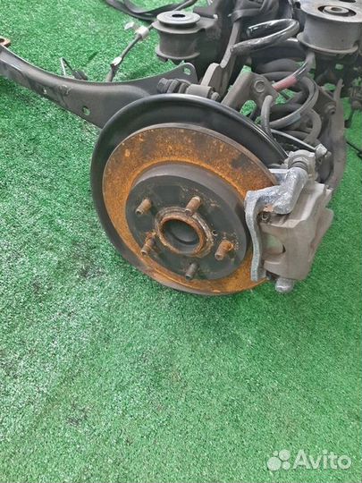 Балка toyota auris ZWE186 2ZR-FXE 2016