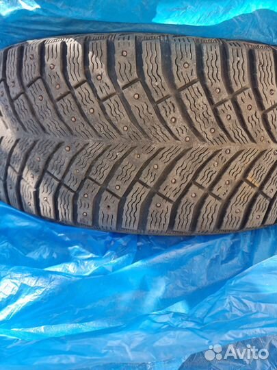 Michelin X-Ice 3 235/45 R18 98