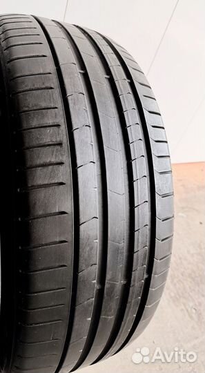 Pirelli P Zero PZ4 245/40 R21 100Y