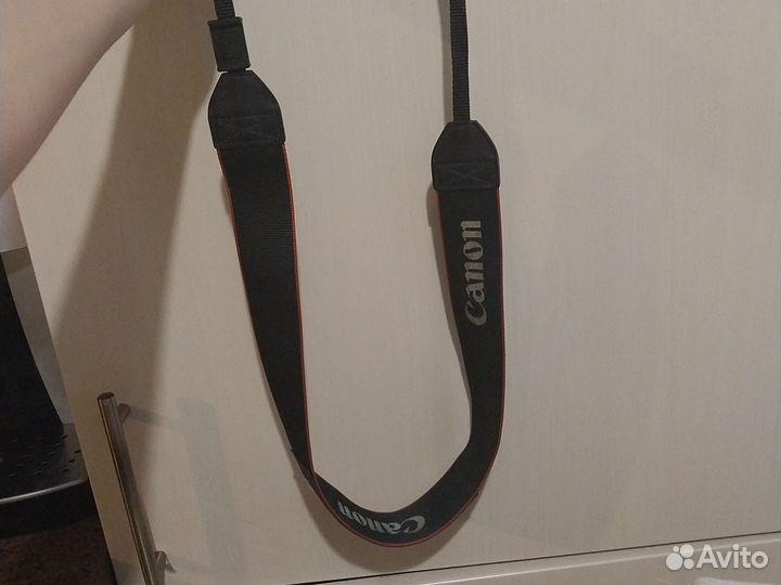 Зеркальный фотоаппарат canon 1100d