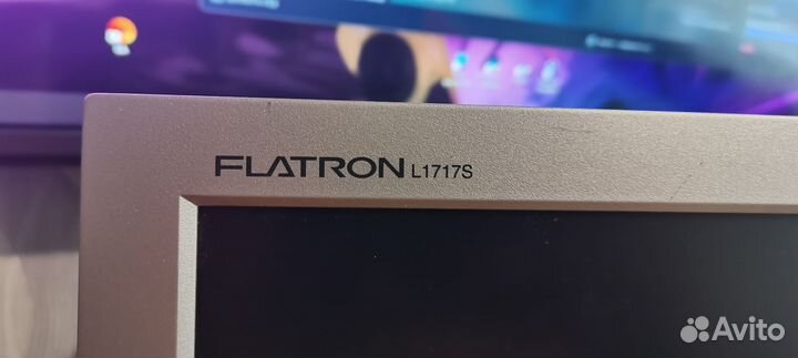 Мониторы BenQ 19, lg 17 дюймов