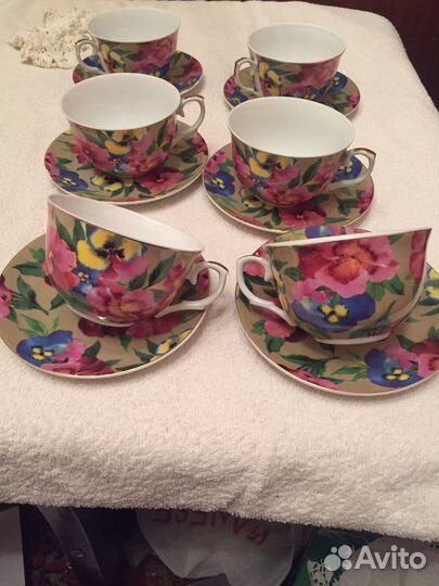 Фарфоровый сервиз чайный на 6 персон