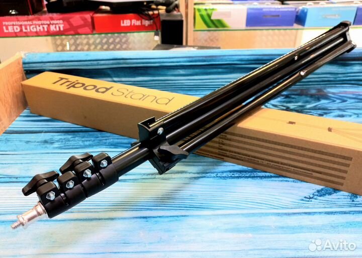 Штатив высокий регулируемый