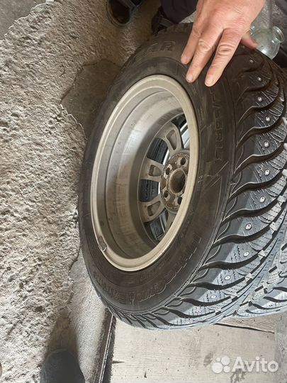 Goodyear UltraGrip Extreme 195/65 R15