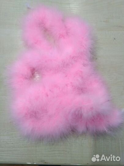 Лента из лебяжьего пуха длиной 1,8 м.пух на ленте