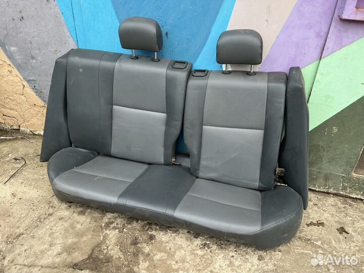 Диван задний Nissan Primera P11