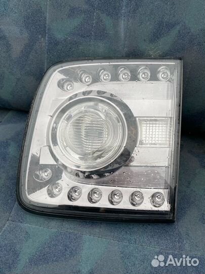 Фонарь внутренний задний правый Nissan Patrol 2010