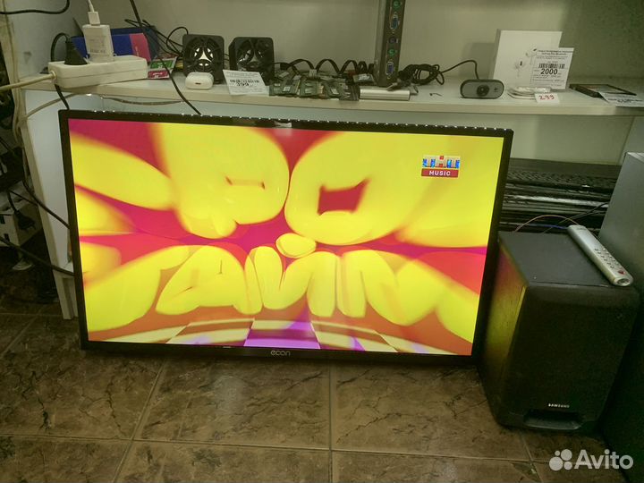 Телевизор econ 32 дюйма как новый