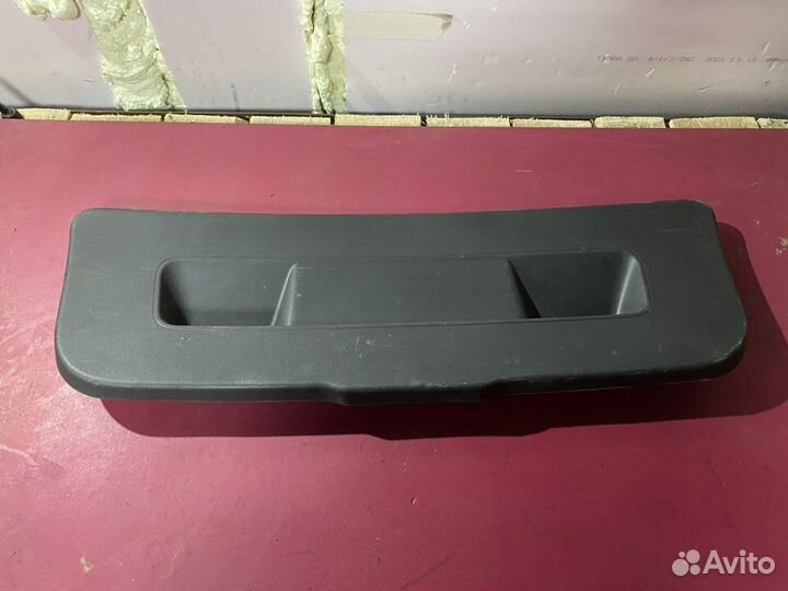 Накладка крыши багажника Volkswagen Polo 2012г