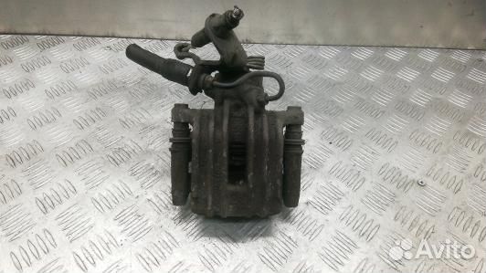 Суппорт тормозной задний правый volkswagen golf 5