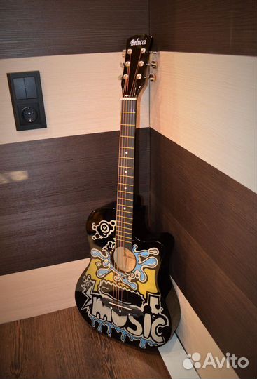 Акустическая гитара с принтом (новые) + аксессуары