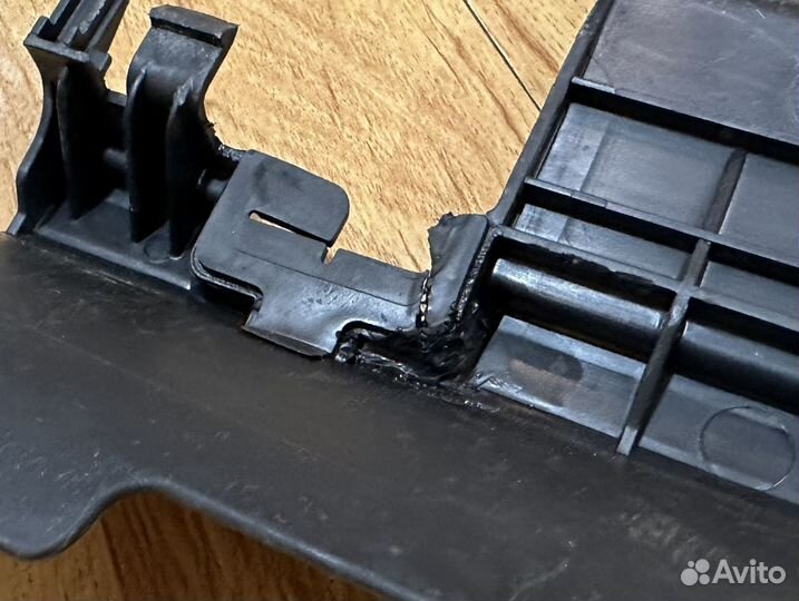 Воздуховод радиатора передний Mercedes E-Class