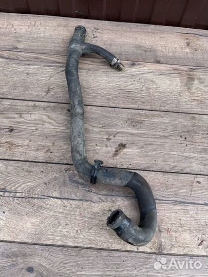 Патрубок охлаждения двигателя Renault Laguna 2.0