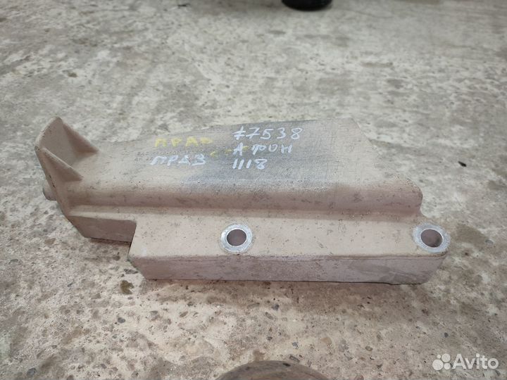 Крепление двигателя Лада Калина 1118