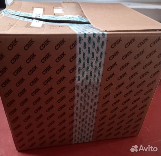 Продам большую коробку вещей