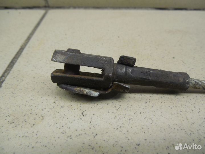 Трос стояночного тормоза центральный Transit 2014