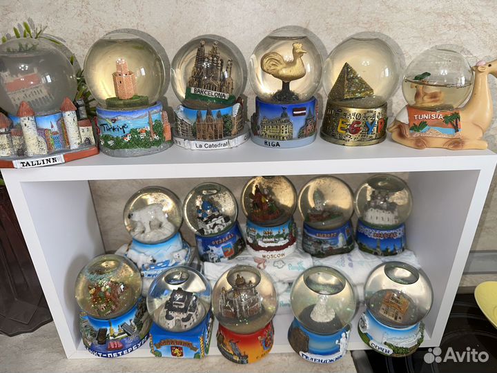 Стеклянный шар со снегом
