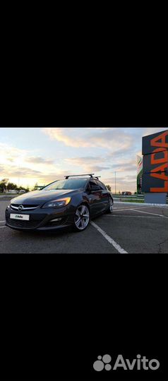 Opel Astra 1.6 МТ, 2014, 100 000 км