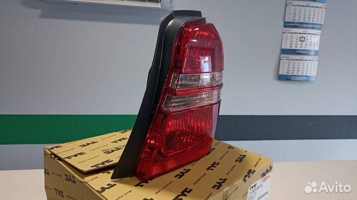 Фонарь задний правый Toyota Highlander I 2001-2006