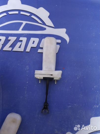 Ограничитель двери передний правый Toyota Land