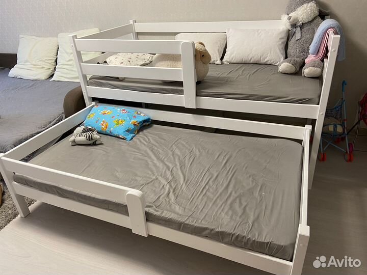 Двухъярусная кровать детская
